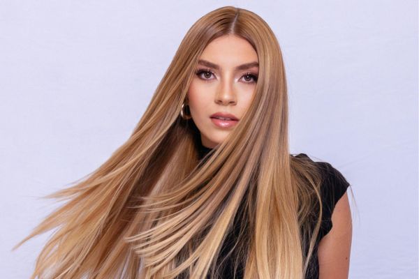 Long wavy hairstyles for women - Hairopal